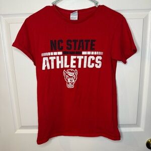 Delta Pro Weight NC State Wolfpack Red Short Sleeve Tee Mens Size Small GUC